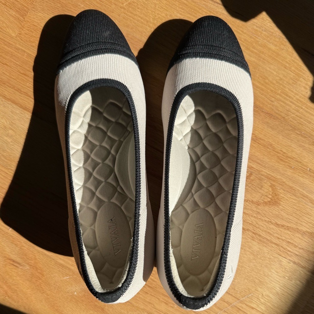 VIVAIA Stella Round-Toe Block Heels Cream Black Knit Cap Toe Pumps Size 37